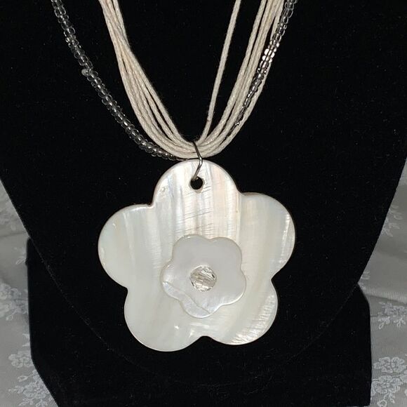 White carved shell necklace. 20” - Picture 1 of 8